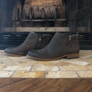 Franco Sarto ankle booties low heel 🍁🍂🍁9M